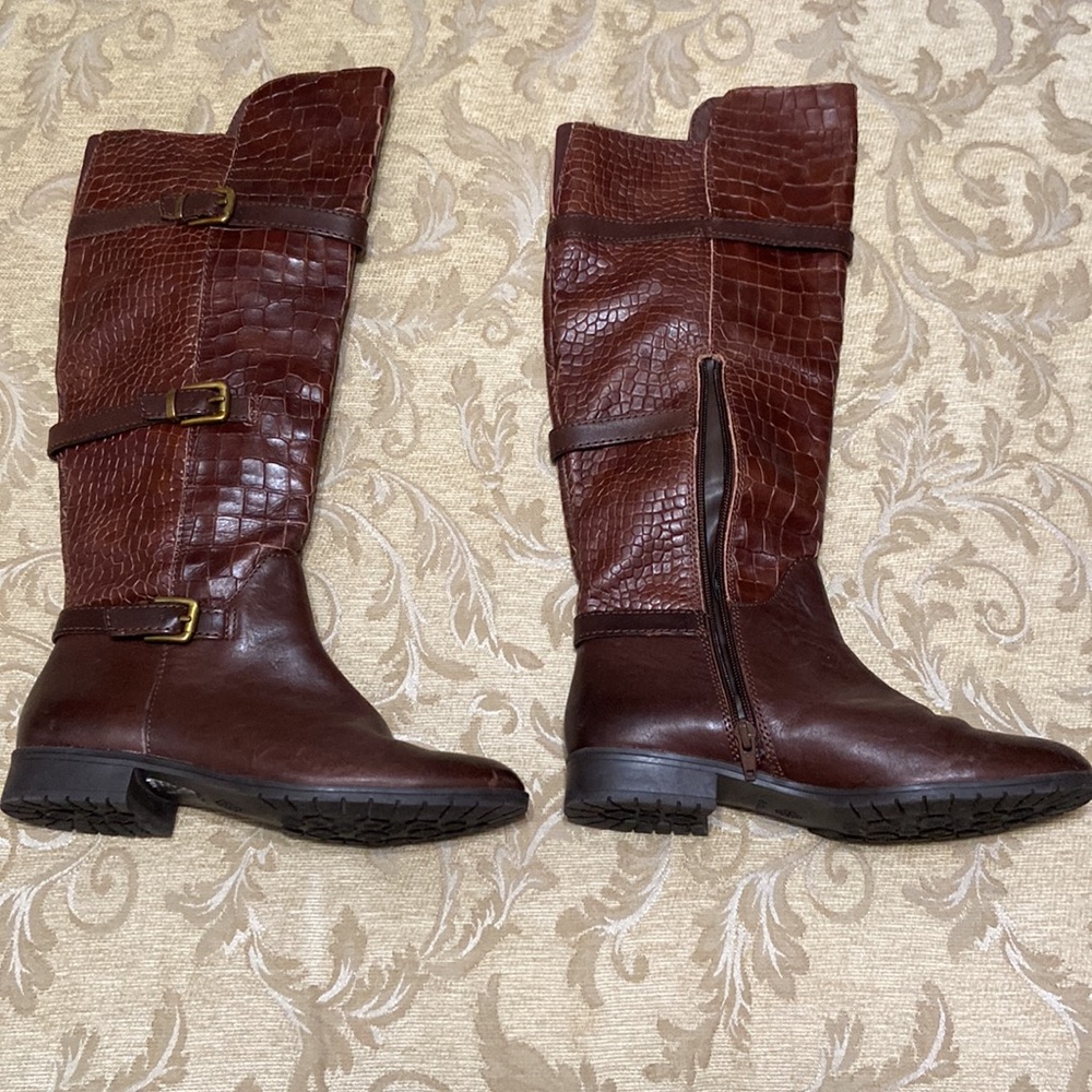 ISOLA Leather Knee High Croc Embossed 6 1/2